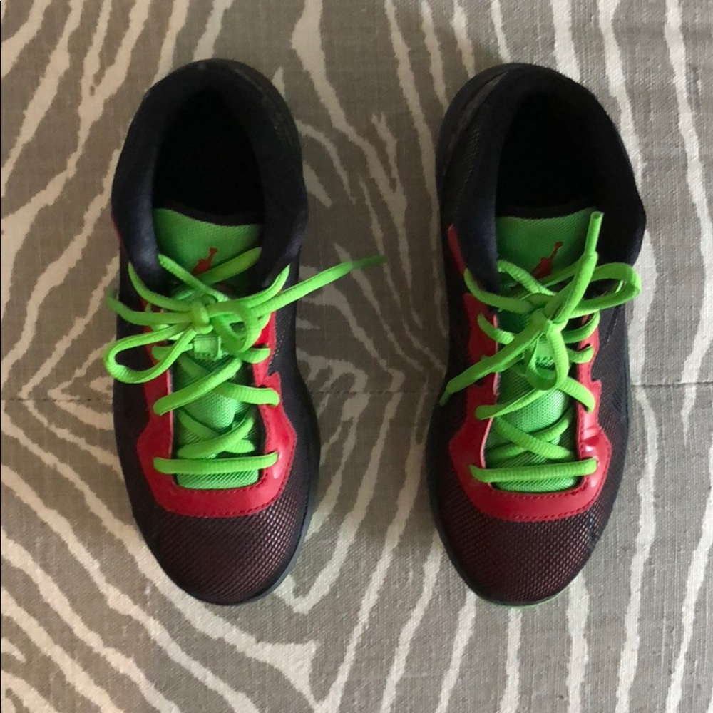 Almost new basketball nike air Jordan 2y